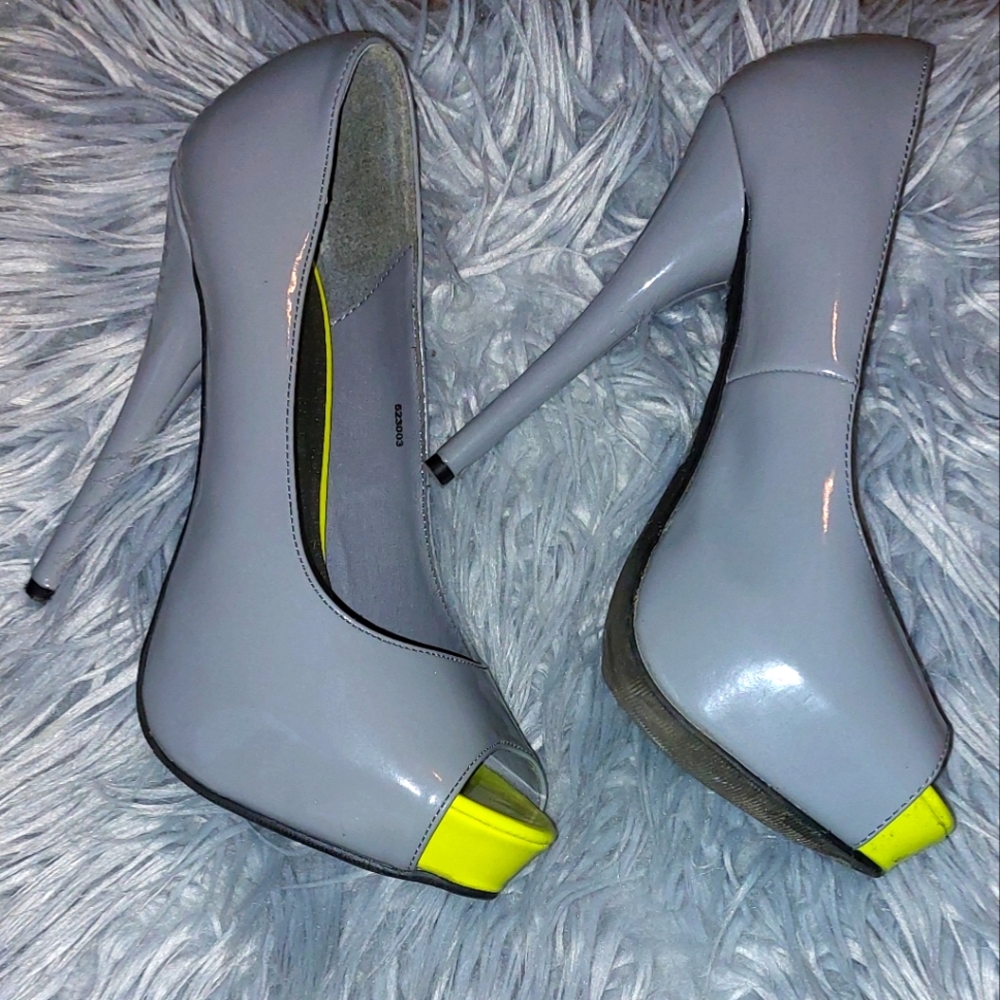 SOLD!!!! Peep-toe heels